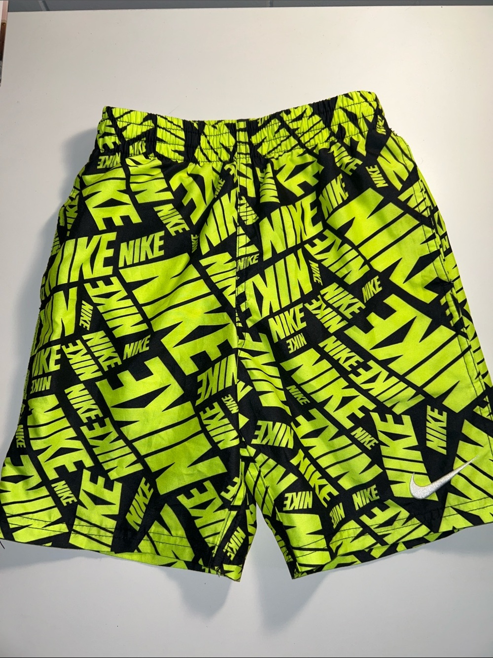 Nike Boy’s Yellow Black Swim Shorts Size Small
